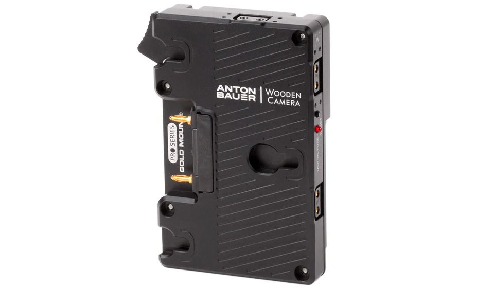 WOODEN CAMERA - Adaptateur côté batterie WC Pro V-Mount vers Gold Mount (3x D-Tap et fusible numérique)