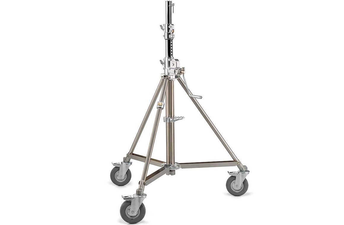 AVENGER - B6029X 9.5' Wind up stand 29 with low base and braked wheels (chrome-plated/stainless)