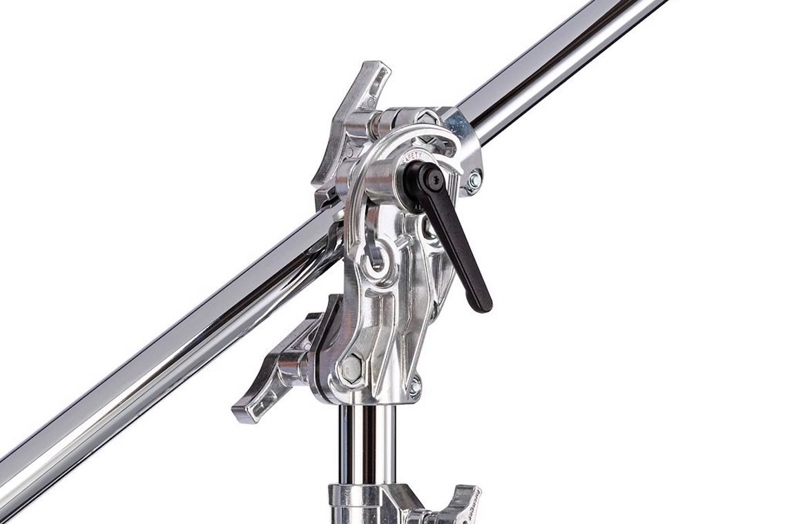 AVENGER - A4050CS 16.4' Steel boom stand 50 (chrome-plated)