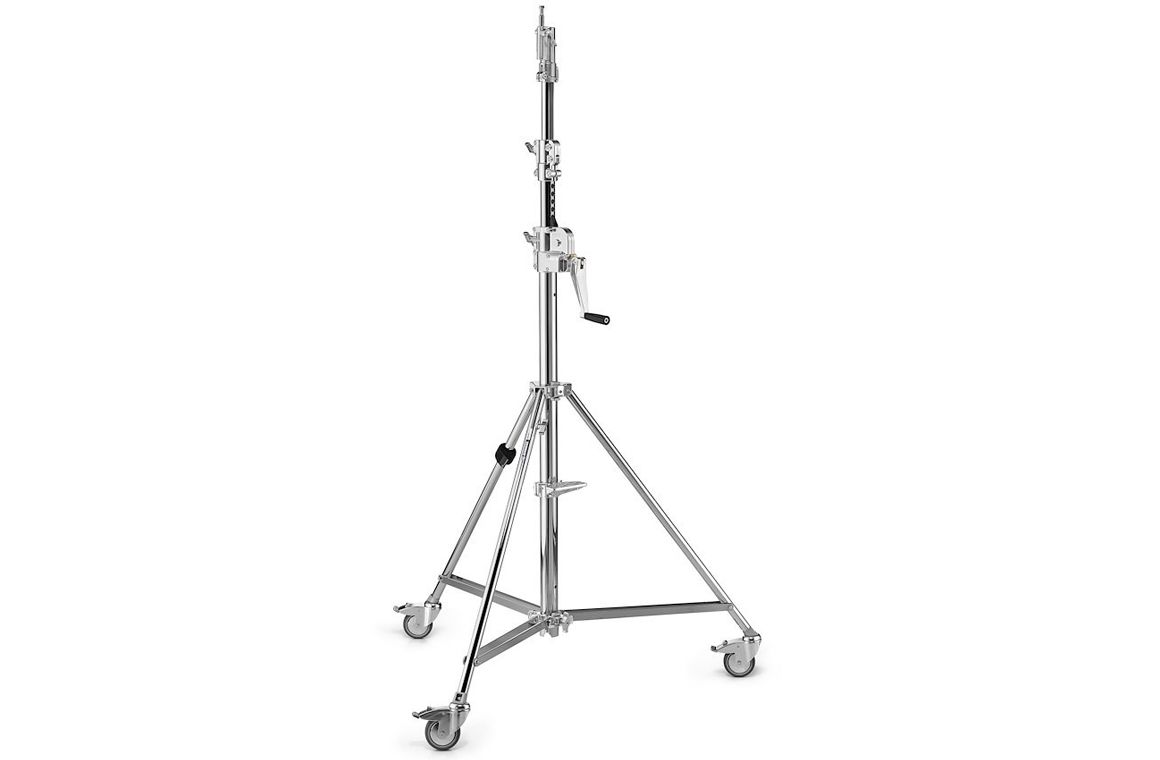 AVENGER - B6030CS 9.7' wind up stand 30 with low base and braked wheels (chrome-plated)