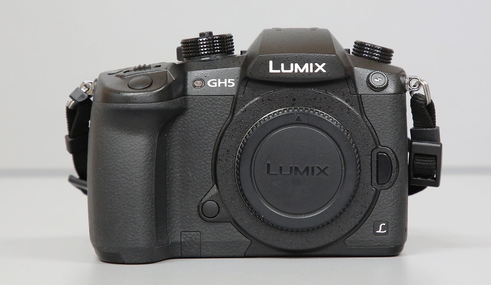 PANASONIC - DC-GH5 - Lumix GH5 (body only) - Used